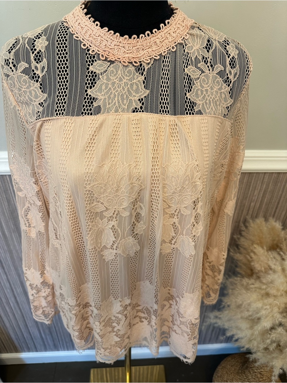 Ultra Pink Blush Floral Lace Mock Neck Long Sleeve Blouse XL - Picture 3 of 15